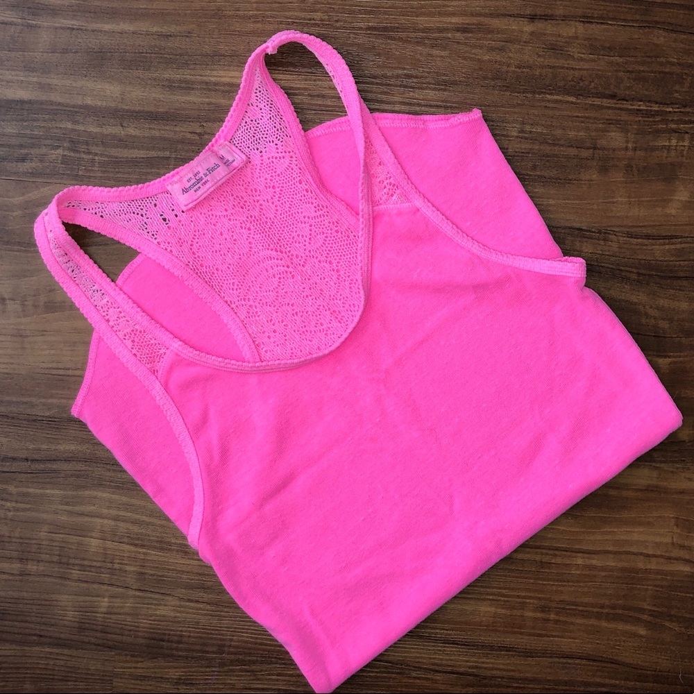 NWOT - Abercrombie & Fitch Tank M